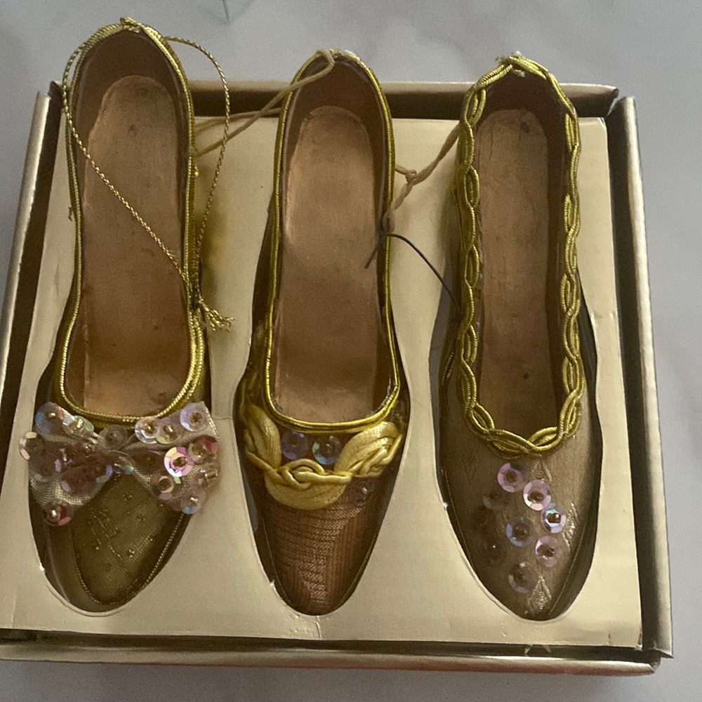 Vintage / Victorian? style shoes Xmas ornaments